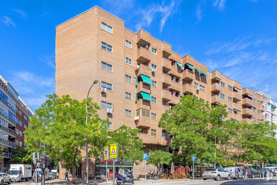 Oficina en venta en Calle Santa Engracia, 141, Chamberí, Madrid, 28003 con edificio, durante el día, ventana, zona urbana, ciudad, apartamento, fachada, ciudad, área metropolitana y barrio alrededor