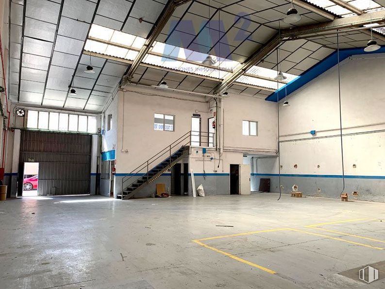 Nave en venta en Polígono industrial Alcobendas, Alcobendas, Madrid, 28100 con edificio, hall, accesorio, pabellón, techo, suelos, ciudad, material compuesto, hormigón y iluminación natural alrededor