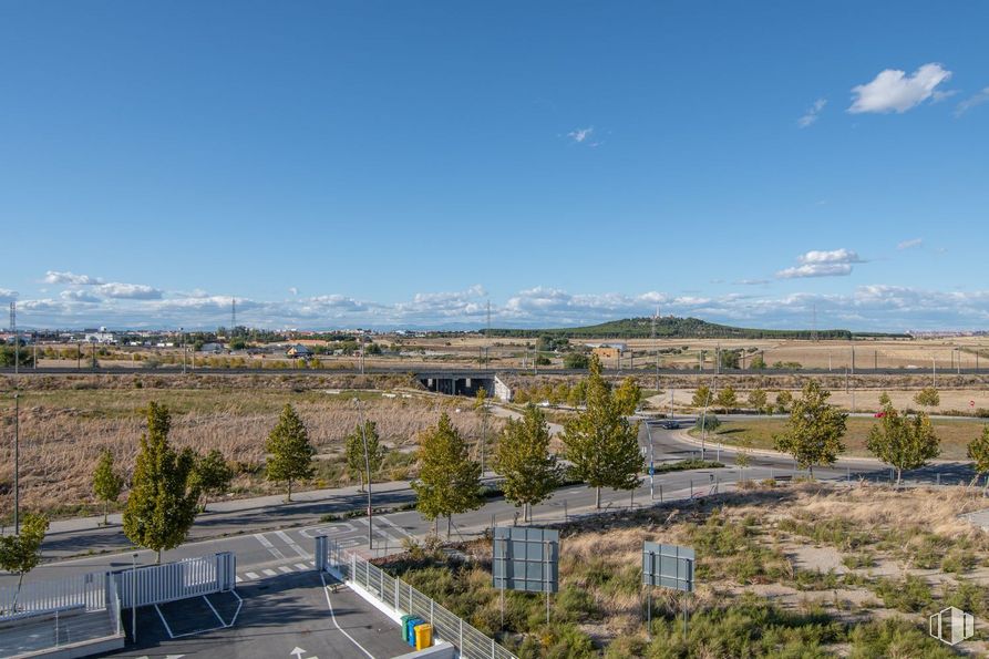 Oficina en alquiler en Calle Rosalind Franklin, 58, Getafe, Madrid, 28906 con nube, cielo, planta, ecorregión, lote de tierra, árbol, montaña, cúmulo, paisaje natural y horizonte alrededor