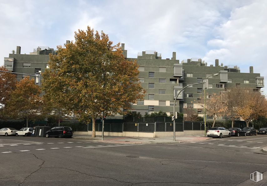 Nave en venta en Calle Pinar de San José, 44, Carabanchel, Madrid, 28054 con nube, cielo, coche, edificio, rueda, planta, vehículo, neumático, árbol y superficie de carretera alrededor