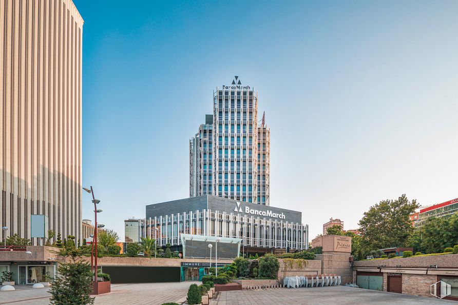 Oficina en alquiler en C89, Paseo Castellana, 89, Tetuán, Madrid, 28046 con edificio, cielo, planta, propiedad, rascacielos, árbol, mundo, condominio, diseño urbano y torre alrededor