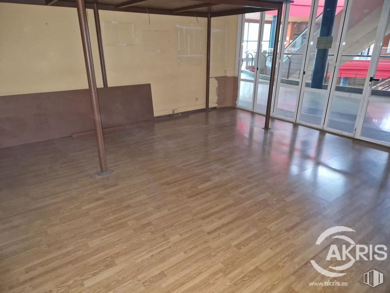 Local en alquiler en Calle Viena, Toledo, 45005 con madera, hall, suelos, suelo, tinte para madera, madera dura, suelo laminado, suelo de baldosas, material de construcción y barniz alrededor