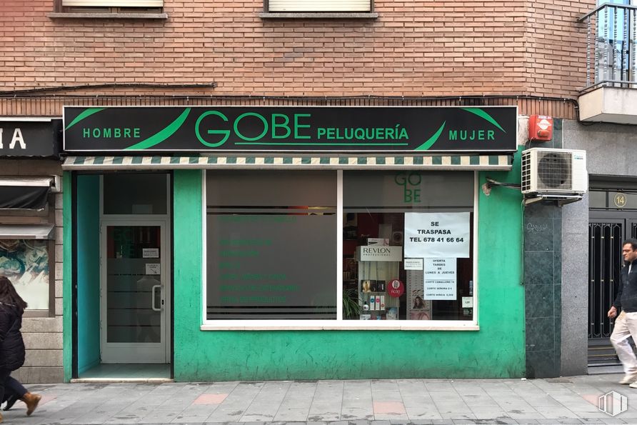 Local en alquiler en Calle Capitán Blanco Argibay, 14, Tetuán, Madrid, 28029 con persona, puerta, ventana, edificio, propiedad, verde, accesorio, fachada, instantánea y fuente alrededor