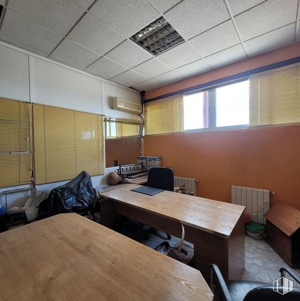 Industrial for sale at Calle Juan de la Cierva, Valdemoro, Madrid, 28341 with table, table top, furniture, window, shade, wood, interior design, floor, flooring and real estate around