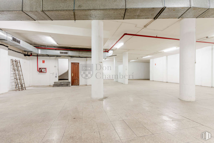 Oficina en venta en Avenida San Pablo, Coslada, Madrid, 28820 con interiorismo, suelo, accesorio, suelos, hall, propiedad material, aparcamiento, material compuesto, edificio y hormigón alrededor