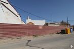 Land for sale at Calle Nueva, Las Pedroñeras, Cuenca, 16660 with sky, window, wood, road surface, residential area, landscape, asphalt, brick, facade and gas around