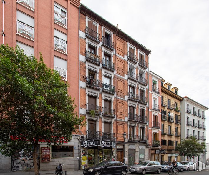 Local en venta en Calle Toledo, 117, Centro, Madrid, 28005 con edificio, ventana, tiempo de día, propiedad, bloque de pisos, condominio, diseño urbano, ladrillo, vecindario y barrio residencial alrededor