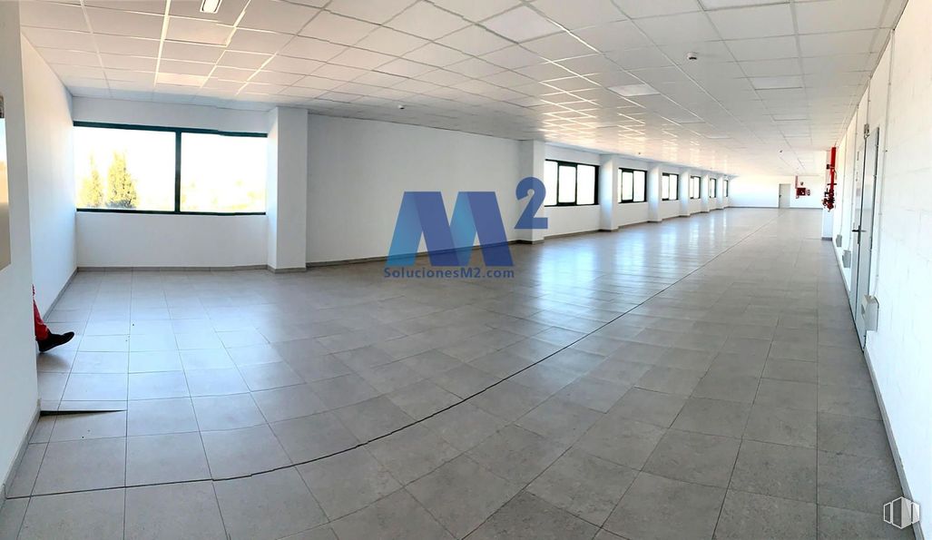 Nave en alquiler en Prologis Park, Zona La Garena, Alcalá de Henares, Madrid, 28808 con accesorio, interiorismo, suelos, suelo, pared, hall, arte, suelo de baldosas, vidrio y techo alrededor