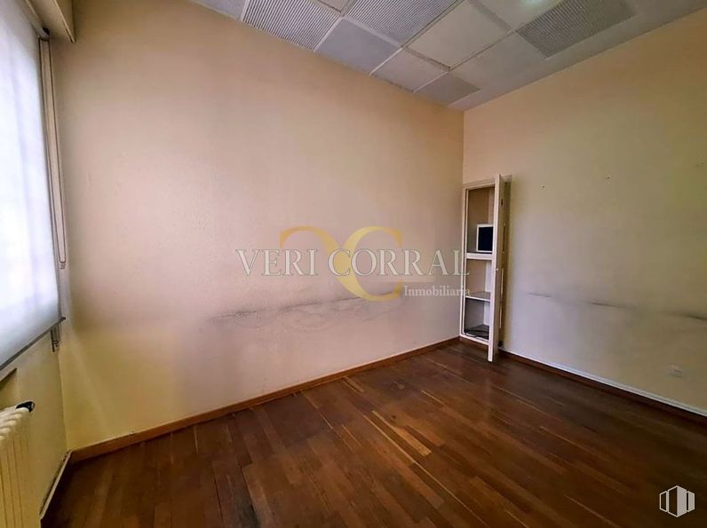 Oficina en venta en Avenida Alberto Alcocer, Chamartín, Madrid, 28036 con madera, accesorio, interiorismo, edificio, suelos, suelo, hall, tinte para madera, inmobiliario y pintura alrededor