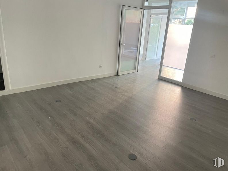 Local en alquiler y venta en Calle Florida, 56, Aranjuez, Madrid, 28300 con puerta, madera, accesorio, suelos, suelo, hall, tinte para madera, madera dura, material compuesto y casa alrededor