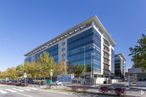 Office for sale at Calle Marie Curie, Rivas-Vaciamadrid, Madrid, 28529 with building, sky, plant, tree, house, tower block, urban design, condominium, facade and street light around