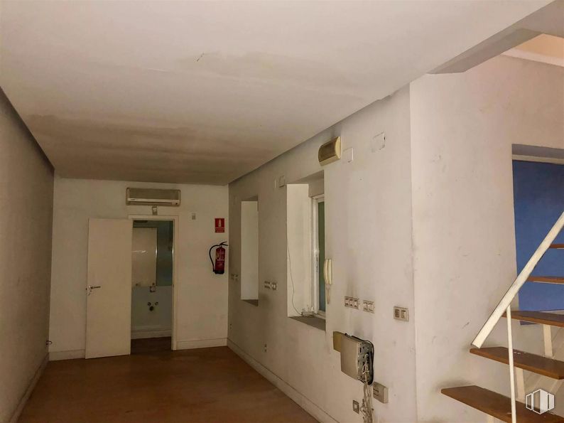 Local en venta en Calle Fuente del Berro,  35, Salamanca, Madrid, 28009 con accesorio, edificio, madera, pintura, interiorismo, suelos, suelo, hall, puerta y techo alrededor