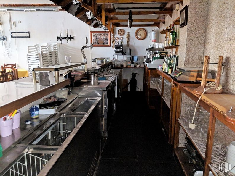 Local en venta en Calle Azucena, Azuqueca de Henares, Guadalajara, 19200 con mueble, ebanistería, interiorismo, madera, suelos, suelo, cocina, mesa, estantería y techo alrededor