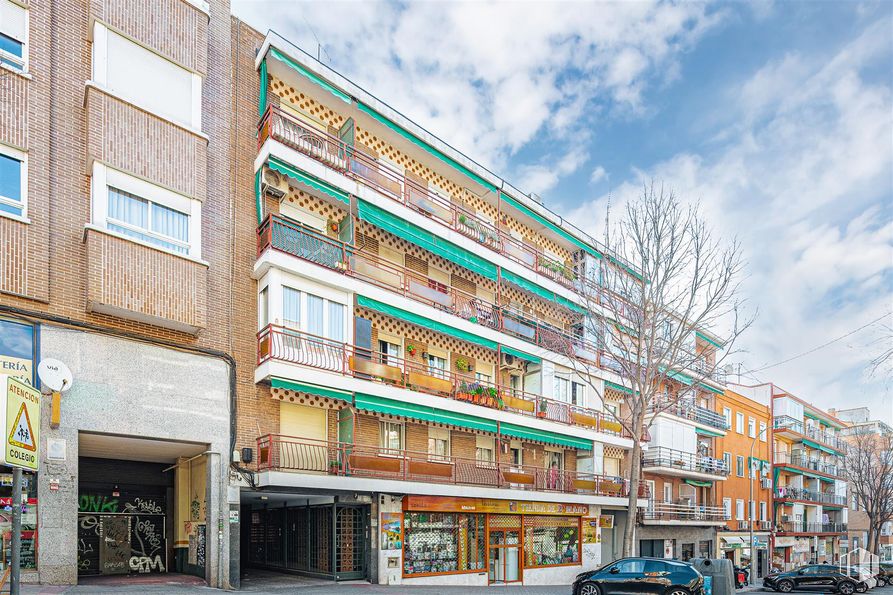 Nave en alquiler y venta en Calle Lago Constanza, 7, Ciudad Lineal, Madrid, 28017 con ventana, coche, edificio, apartamento, fachada, barrio, zona residencial, área metropolitana, diseño urbano y condominio alrededor