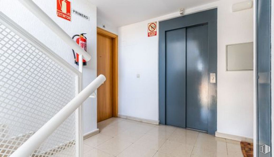 Oficina en venta en Calle María Zambrano, 3, Rivas-Vaciamadrid, Madrid, 28529 con puerta, accesorio, suelo, suelos, inmobiliario, madera, techo, pintura, vidrio y hall alrededor