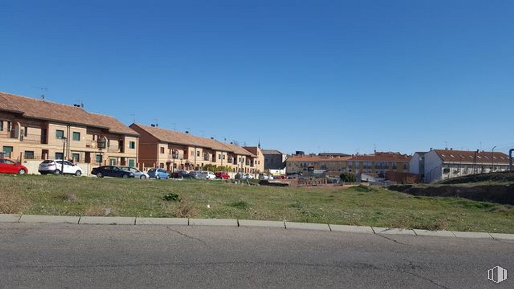 Suelo en venta en Emilia Pardo Bazán, 4, Illescas, Toledo, 28232 con edificio, casa, cielo, planta, ventana, lote de tierra, superficie de carretera, asfalto, diseño urbano y vehículo alrededor