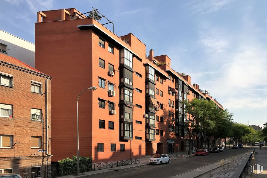 Local en venta en Paseo Melancólicos, 4, Arganzuela, Madrid, 28005 con edificio, cielo, tiempo de día, ventana, propiedad, nube, árbol, bloque de pisos, planta y diseño urbano alrededor