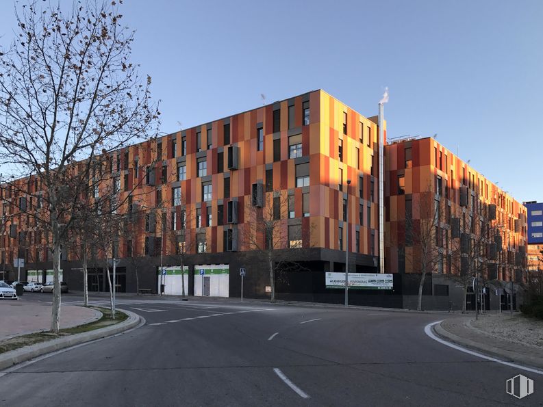 Local en alquiler en Calle Bulevar de la Naturaleza, 1, Villa de Vallecas, Madrid, 28031 con edificio, cielo, ventana, árbol, bloque de torre, diseño urbano, condominio, asfalto, espacio público y planta alrededor