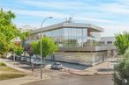 Office for rent at Edificio Leguario, Avenida Leguario, 49, Parla, Madrid, 28980 with building, car, sky, cloud, plant, tree, street light, urban design, facade and city around