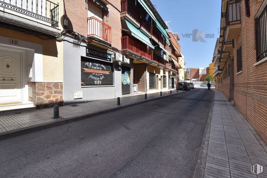 Local en venta en Calle Quevedo, Pinto, Madrid, 28320 con edificio, ventana, cielo, superficie de la carretera, asfalto, modo de transporte, diseño urbano, acera, zona residencial y fachada alrededor