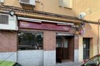 Retail for sale at Calle Saavedra Fajardo, La Latina, Madrid, 28011 with car, window, door, automotive parking light, land vehicle, motor vehicle, vehicle, automotive lighting, automotive exterior and building around