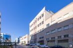 Industrial for rent at Calle Secoya, 18, Carabanchel, Madrid, 28054 with car, building, window, urban area, city, town, metropolitan area, urban design, commercial building and composite material around