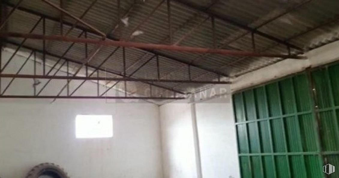 Industrial for sale at Casco urbano, Villamayor de Santiago, Cuenca, 16415 with fixture, wood, composite material, tints and shades, shade, ceiling, metal, roof, transparency and rectangle around