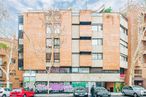 Retail for rent at Calle Padre Claret, 10, Chamartín, Madrid, 28002 with car, building, tire, wheel, daytime, property, automotive parking light, window, vehicle and sky around