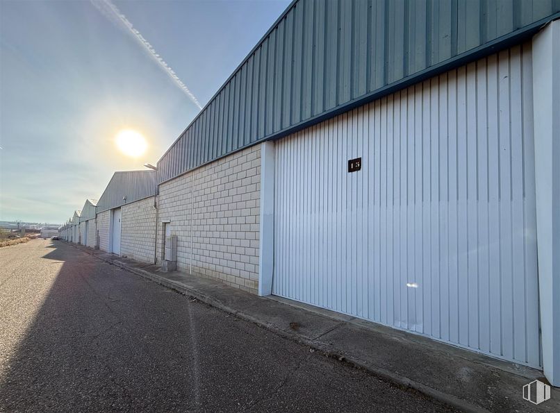 Industrial for sale at Calle León, Magán, Toledo, 45590 with composite material, concrete, garage door, siding, shade, building material, garage, tar and daylighting around