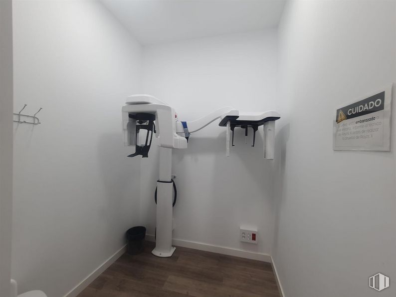 Local en venta en Zona Moratalaz, Moratalaz, Madrid, 28030 con madera, accesorio, suelos, máquina, madera dura, evento, edificio, lámpara, servicio y techo alrededor