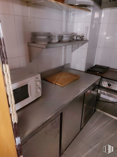 Local en venta en Calle Arijales, Parla, Madrid, 28980 con horno microondas, ebanistería, mueble, aparato de cocina, cocina, edificio, suelo, casa, suelos y electrodoméstico alrededor