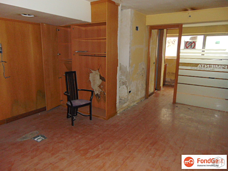 Oficina en venta en Calle Jacinto Benavente, 21, Getafe, Madrid, 28902 con marrón, edificio, madera, suelo, piso, silla, tinte para madera, casa, pared y madera dura alrededor