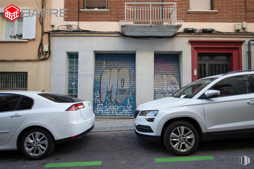 Local en venta en Calle Cardenal Mendoza, La Latina, Madrid, 28011 con coche, neumático, ventana, rueda, puerta, iluminación del automóvil, coche familiar, puerta del coche, vehículo de lujo y matrícula del vehículo alrededor