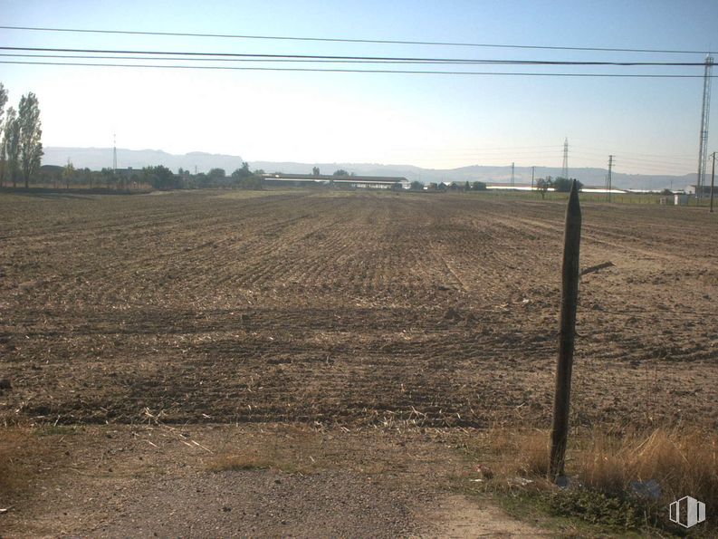 Land for sale at Carretera Calera, Talavera de la Reina, Toledo, 45600 with sky, plant, ecoregion, tree, natural landscape, land lot, agriculture, grass, plain and grassland around