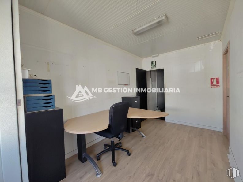 Industrial for sale at Polígono Industrial Villa Azaña, Numancia de la Sagra, Toledo, 45230 with chair, desk, table, furniture, building, fixture, office chair, flooring, floor and ceiling around