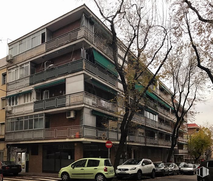 Local en alquiler en Calle Lorenzo González, 14, Ciudad Lineal, Madrid, 28017 con coche, edificio, neumático, rueda, vehículo terrestre, vehículo, cielo, árbol, condominio y diseño urbano alrededor