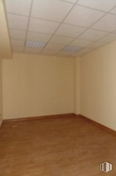 Oficina en alquiler y venta en Plaza del Mar Caribe, 1, Coslada, Madrid, 28820 con madera, piso, pasillo, pavimentos, edificio, madera, tinte para madera, beige, accesorio y techo alrededor