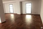 Office for sale at Plaza Salvador, Arévalo, Ávila, 05200 with window, fixture, wood, building, hall, interior design, flooring, floor, wood stain and tile flooring around