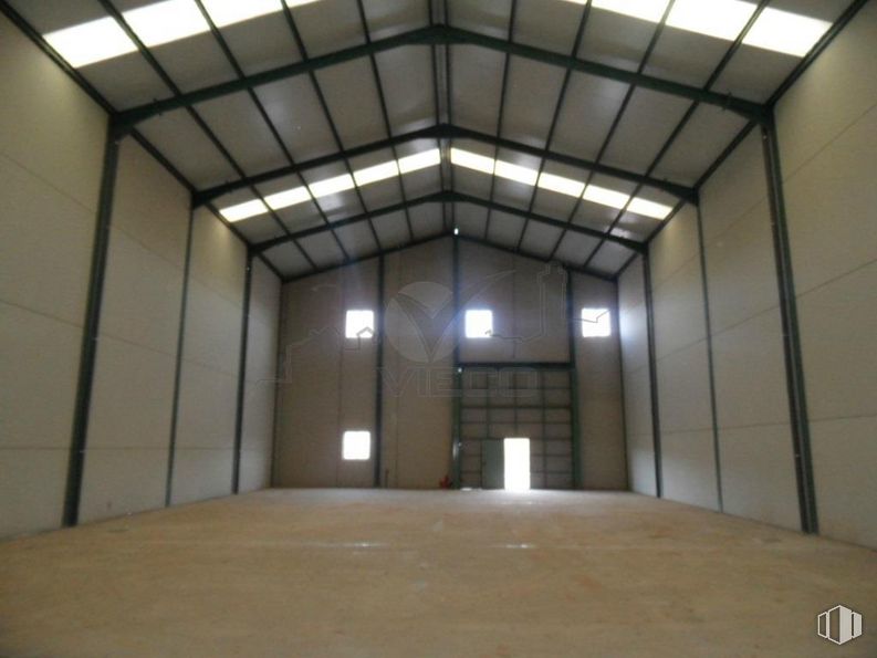 Industrial for sale at Polígono del Sepes, Cuenca, 16003 with door, shade, wood, hall, floor, line, fixture, flooring, ceiling and symmetry around