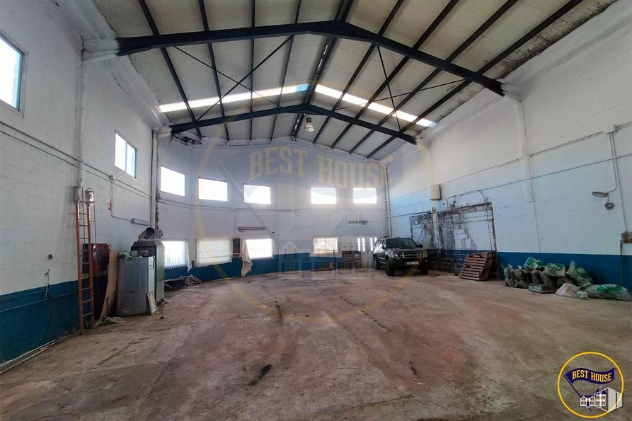 Industrial for rent at Polígono Industrial Sepes, Cuenca, 16004 with window, hall, wood, floor, beam, flooring, field house, engineering, ceiling and sport venue around