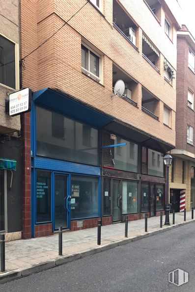 Retail for sale & for rent at Calle Cerería, 10, Talavera de la Reina, Toledo, 45600 with window, building, urban design, fixture, brick, residential area, facade, sidewalk, city and road surface around