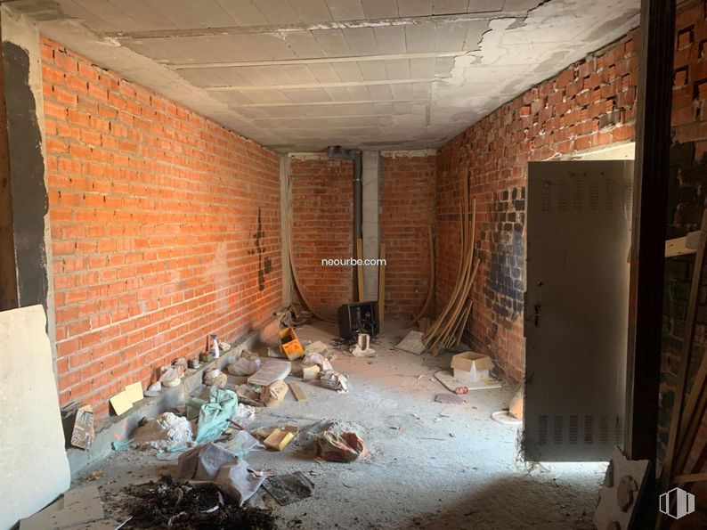 Local en venta en Calle Flor de Loto, Ávila, 05002 con madera, interiorismo, edificio, ladrillo, suelo, suelos, albañilería, casa, techo y material de construcción alrededor