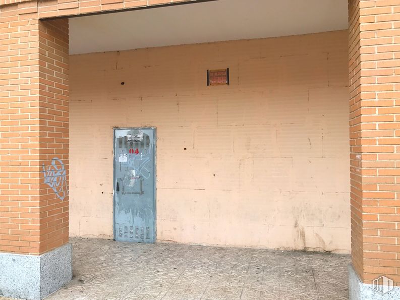 Local en alquiler en Avenida San Francisco, 15, Cobeja, Toledo, 45291 con puerta, accesorio, albañilería, madera, ladrillo, material de construcción, pared, material compuesto, bienes raíces y fachada alrededor