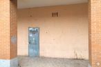 Retail for rent at Avenida San Francisco, 15, Cobeja, Toledo, 45291 with door, fixture, brickwork, wood, brick, building material, wall, composite material, real estate and facade around