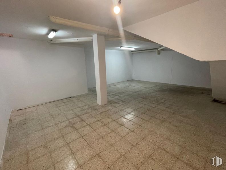 Local en alquiler en Calle Villarruela, Navalcarnero, Madrid, 28600 con madera, alumbrado, suelos, suelo, suelo de baldosas, techo, madera dura, tintes y matices, hall y sombra alrededor