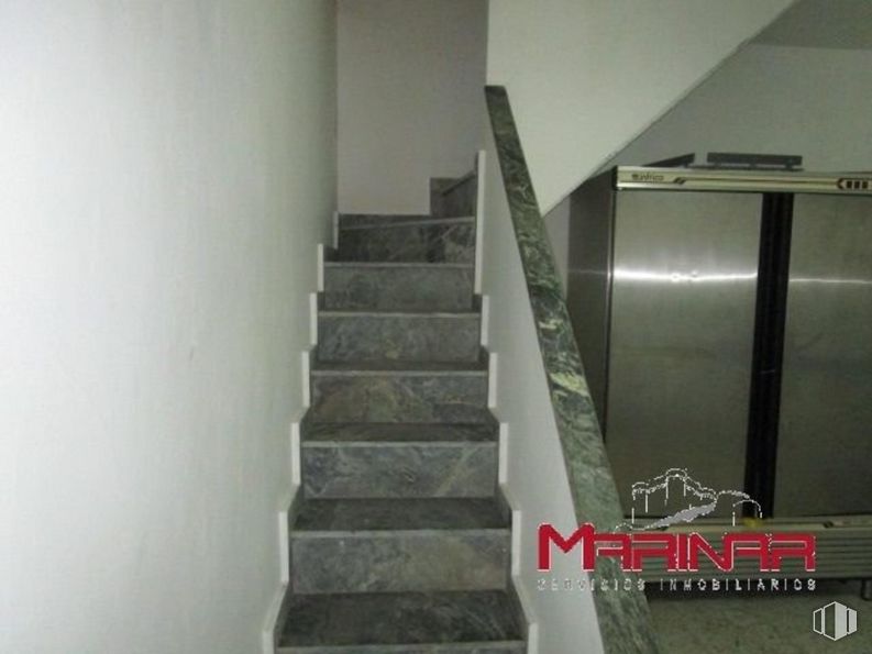 Local en venta en Zona Nuevo Borox, Borox, Toledo, 45222 con escaleras, accesorio, madera, rectángulo, material compuesto, suelo de baldosas, suelos, puerta, gas y madera dura alrededor