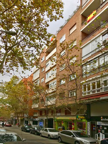 Local en alquiler en Calle Ramos Carrión, 4, Chamartín, Madrid, 28002 con coche, edificio, rueda, neumático, vehículo, ventana, árbol, diseño urbano, amarillo y arquitectura alrededor