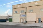 Industrial for sale at Calle Curtidores, Illescas, Toledo, 45200 with window, sky, building, cloud, house, fixture, asphalt, facade, gas and commercial building around