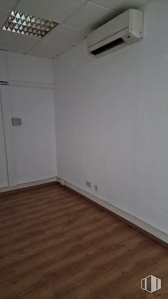 Oficina en alquiler en Paseo John Lennon, 12, Getafe, Madrid, 28906 con electrodoméstico, propiedad, madera, edificio, suelo, suelos, tinte para madera, madera dura, casa y hall alrededor