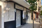 Retail for rent at Camino Cruces, Aranjuez, Madrid, 28300 with building, tree, architecture, plant, window, road surface, neighbourhood, door, facade and sidewalk around